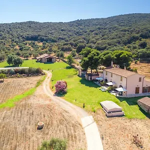 https://sea-view-42-guests-apartment-in-historic-villa.it-tuscanyhotel.com